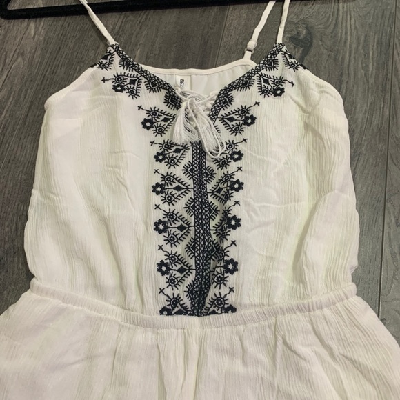 white romper - Picture 2 of 3
